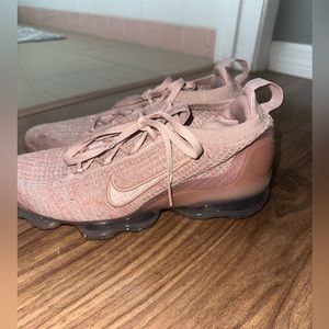 Size 8.5 women’s Nike vapor max